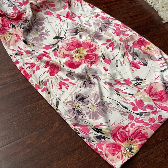 Maggy London Floral Print Ruched Midi Dress - Picture 7 of 8